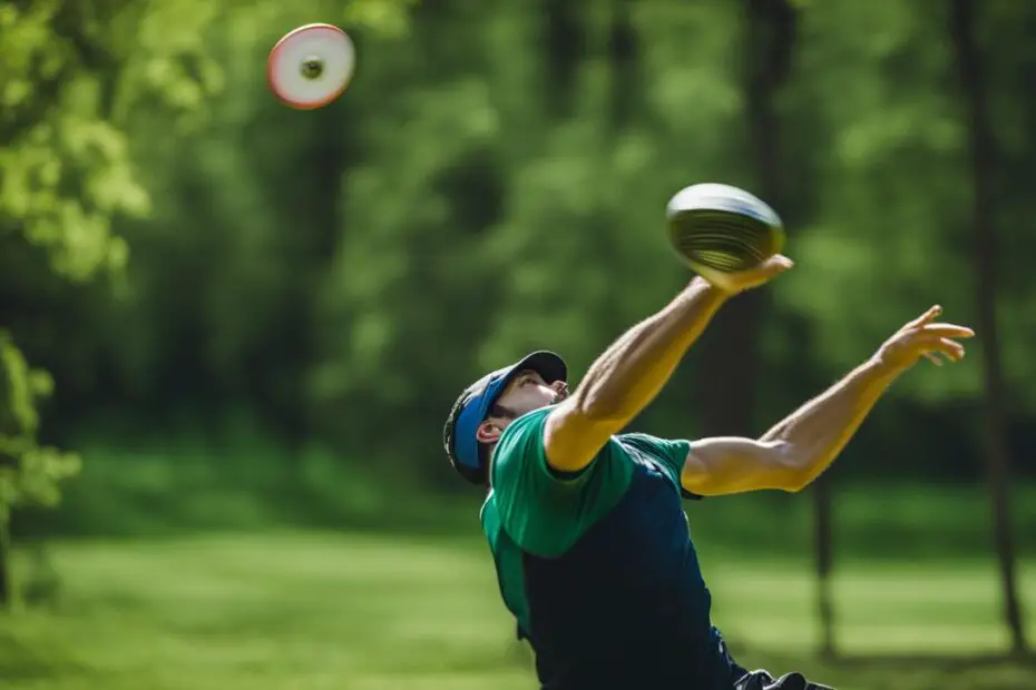 How to throw a disc golf?